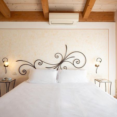 Lola Piccolo Hotel Marina di Grosseto Esterno foto