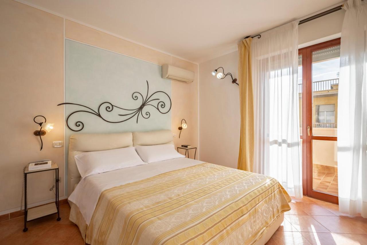 Lola Piccolo Hotel Marina di Grosseto Esterno foto