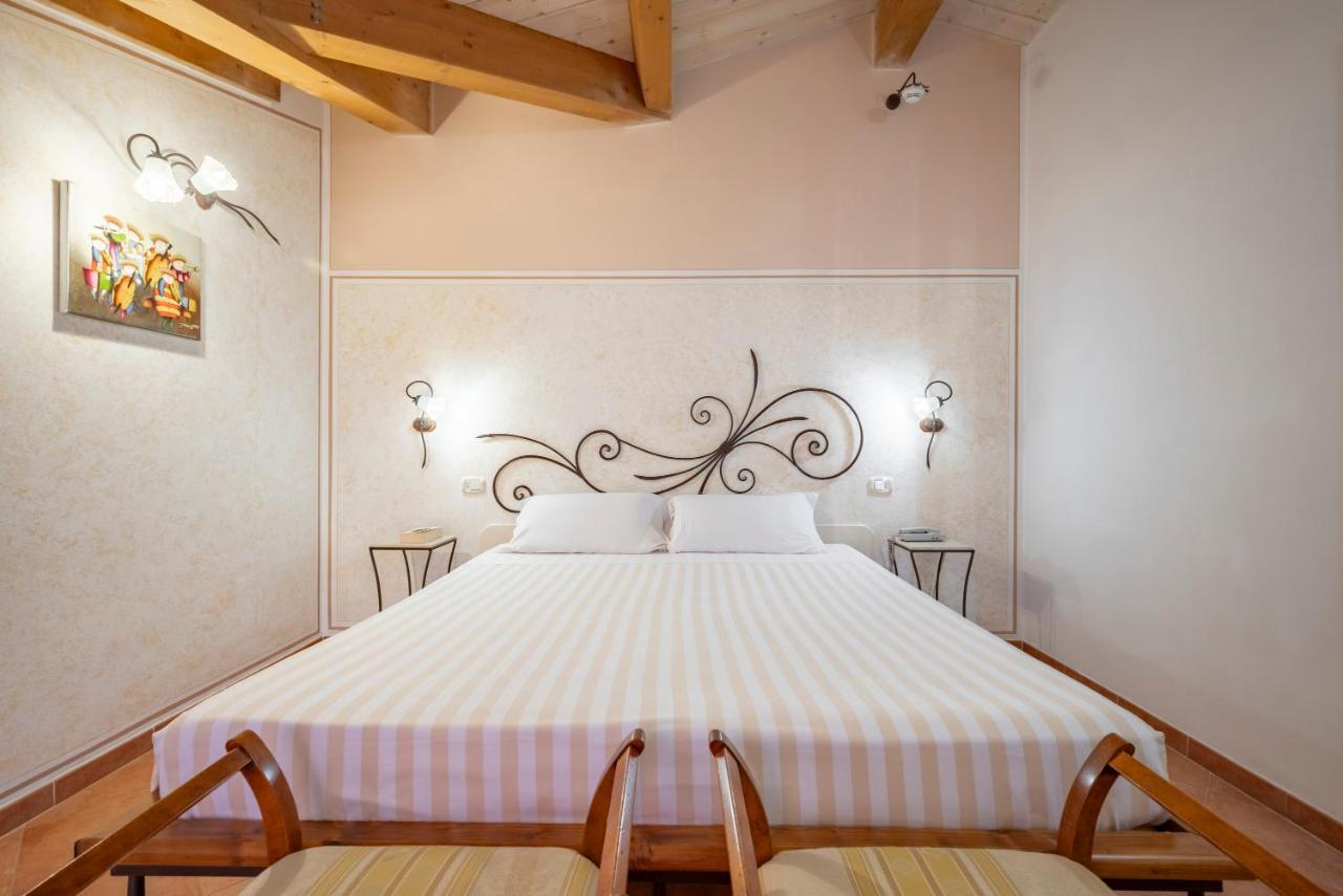 Lola Piccolo Hotel Marina di Grosseto Esterno foto
