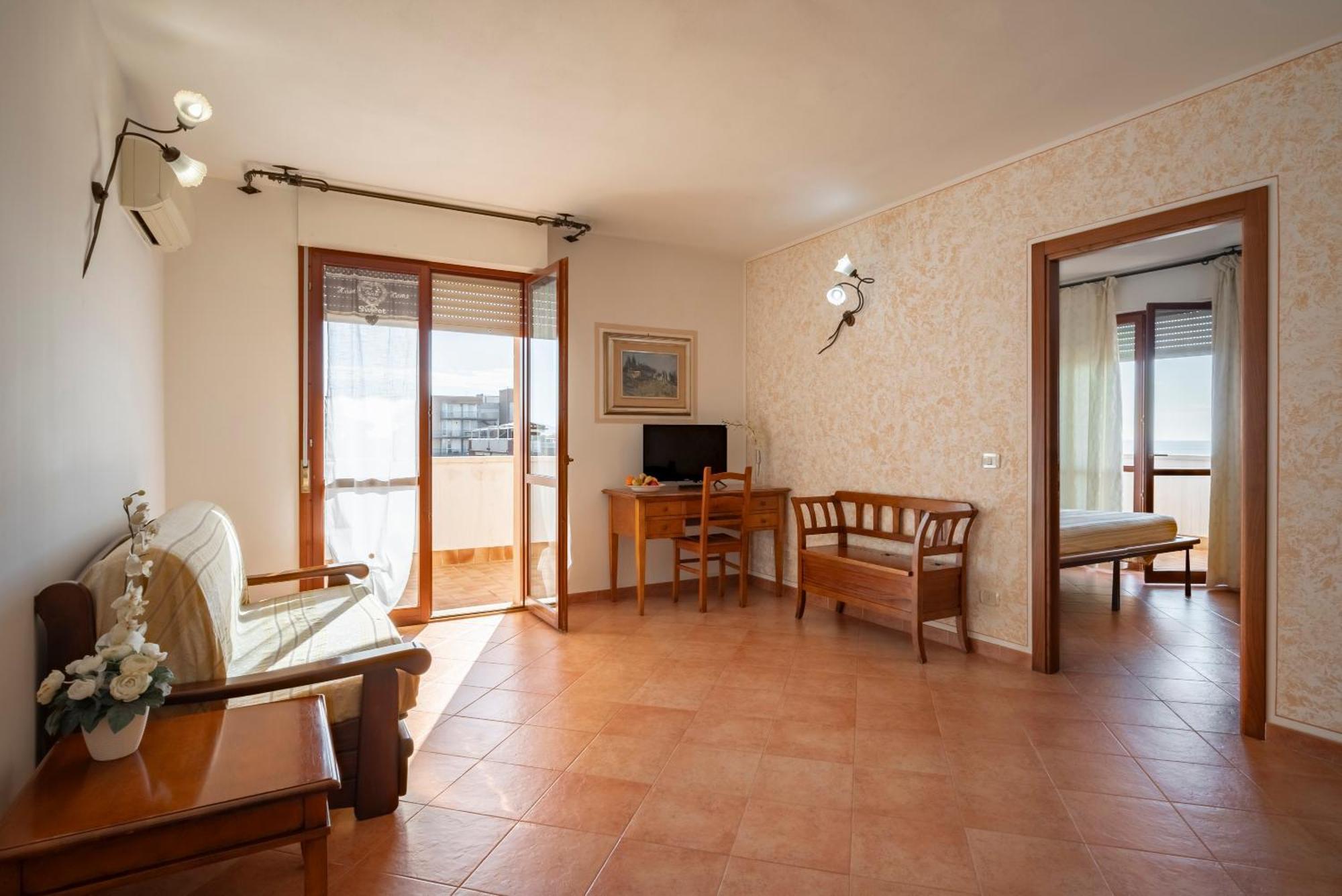 Lola Piccolo Hotel Marina di Grosseto Esterno foto