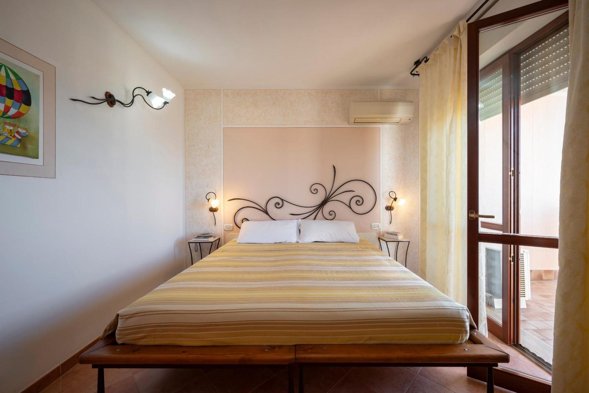 Lola Piccolo Hotel Marina di Grosseto Esterno foto