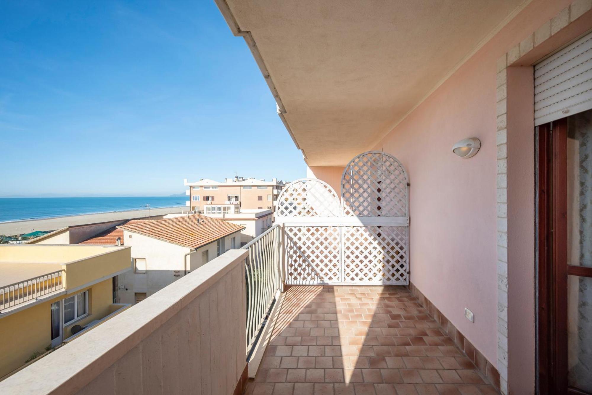 Lola Piccolo Hotel Marina di Grosseto Esterno foto