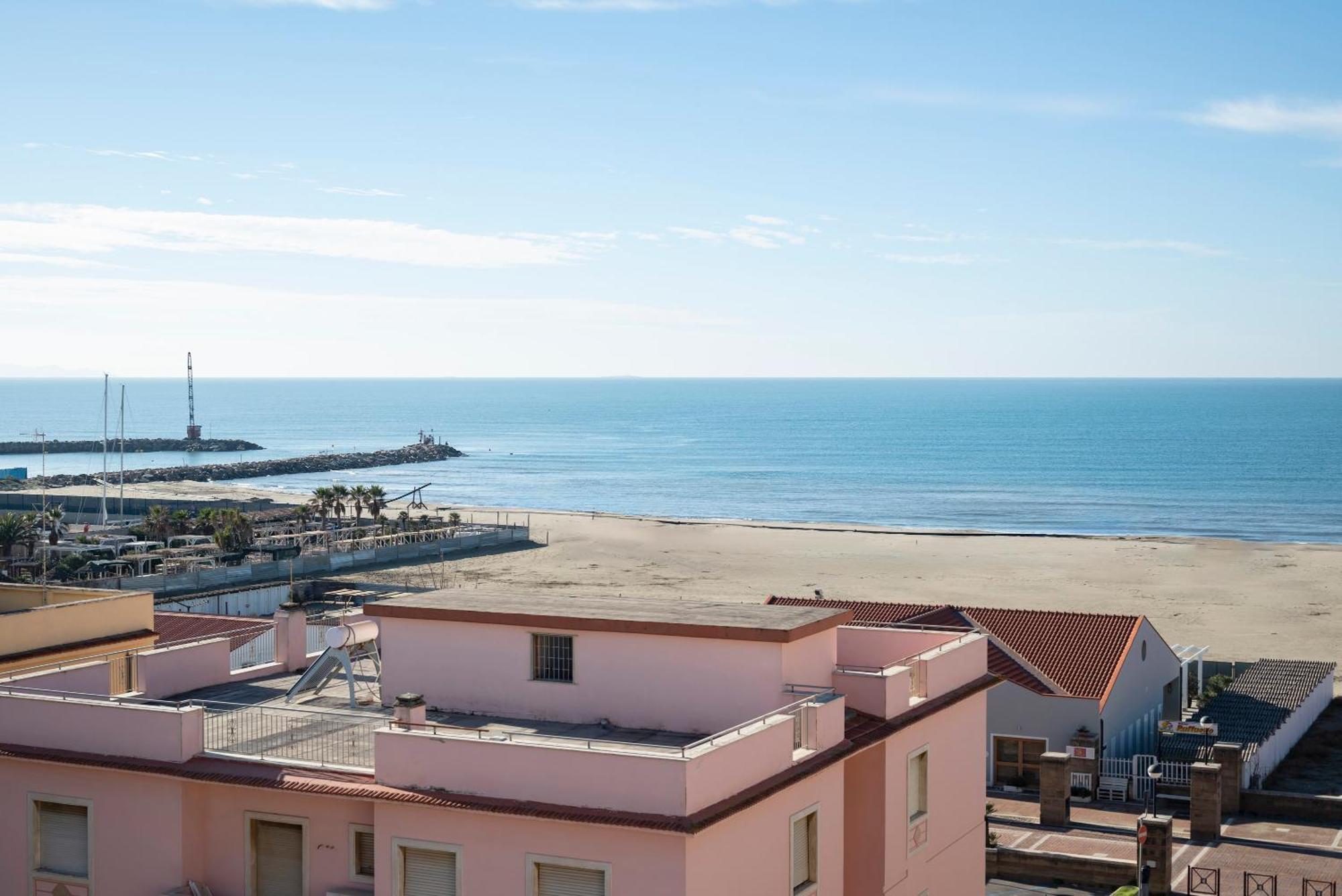 Lola Piccolo Hotel Marina di Grosseto Esterno foto