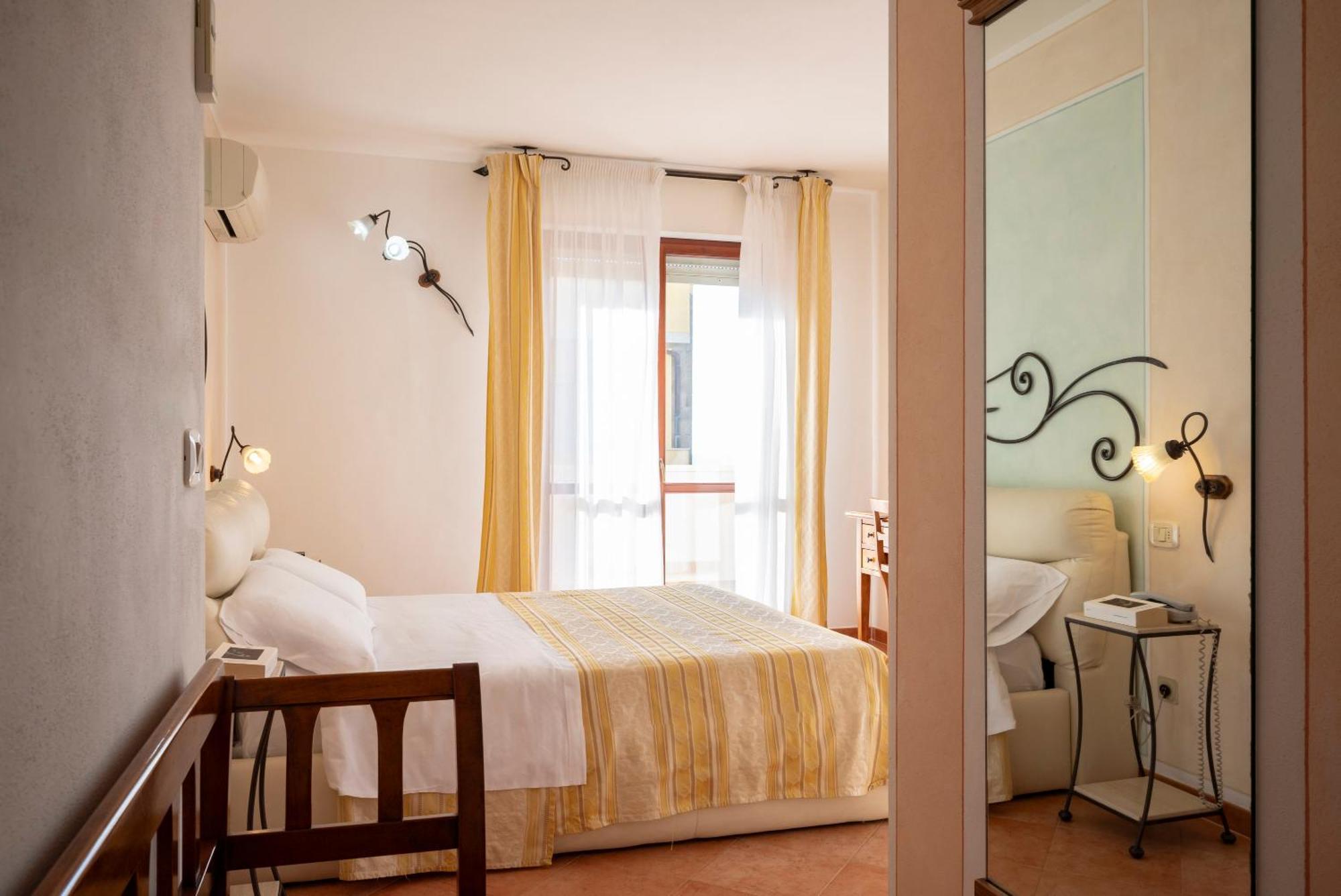 Lola Piccolo Hotel Marina di Grosseto Esterno foto