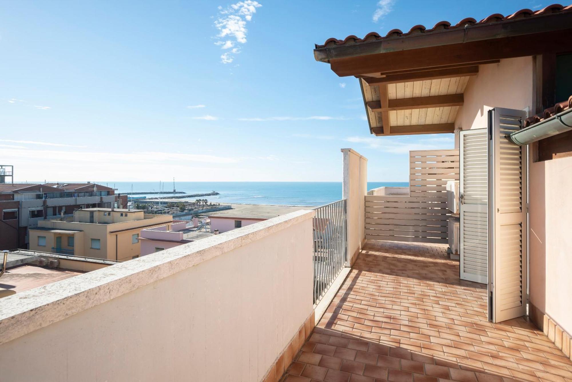 Lola Piccolo Hotel Marina di Grosseto Esterno foto