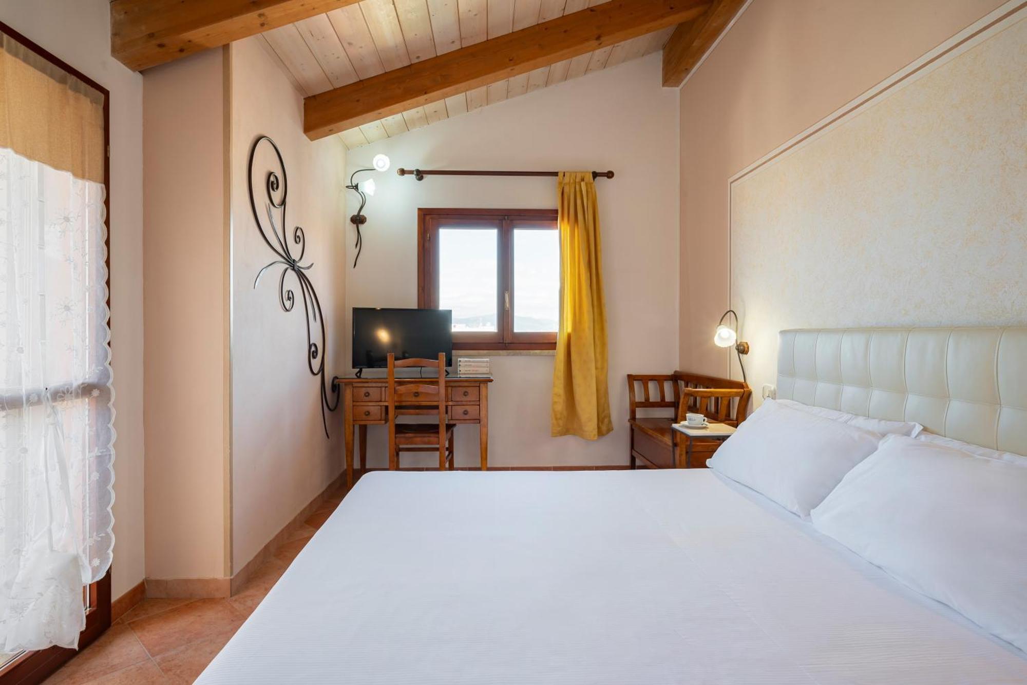 Lola Piccolo Hotel Marina di Grosseto Esterno foto