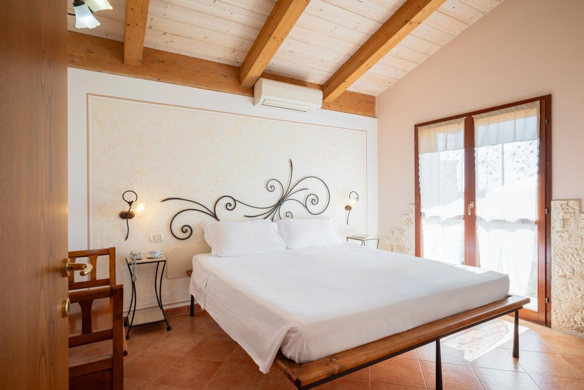 Lola Piccolo Hotel Marina di Grosseto Esterno foto