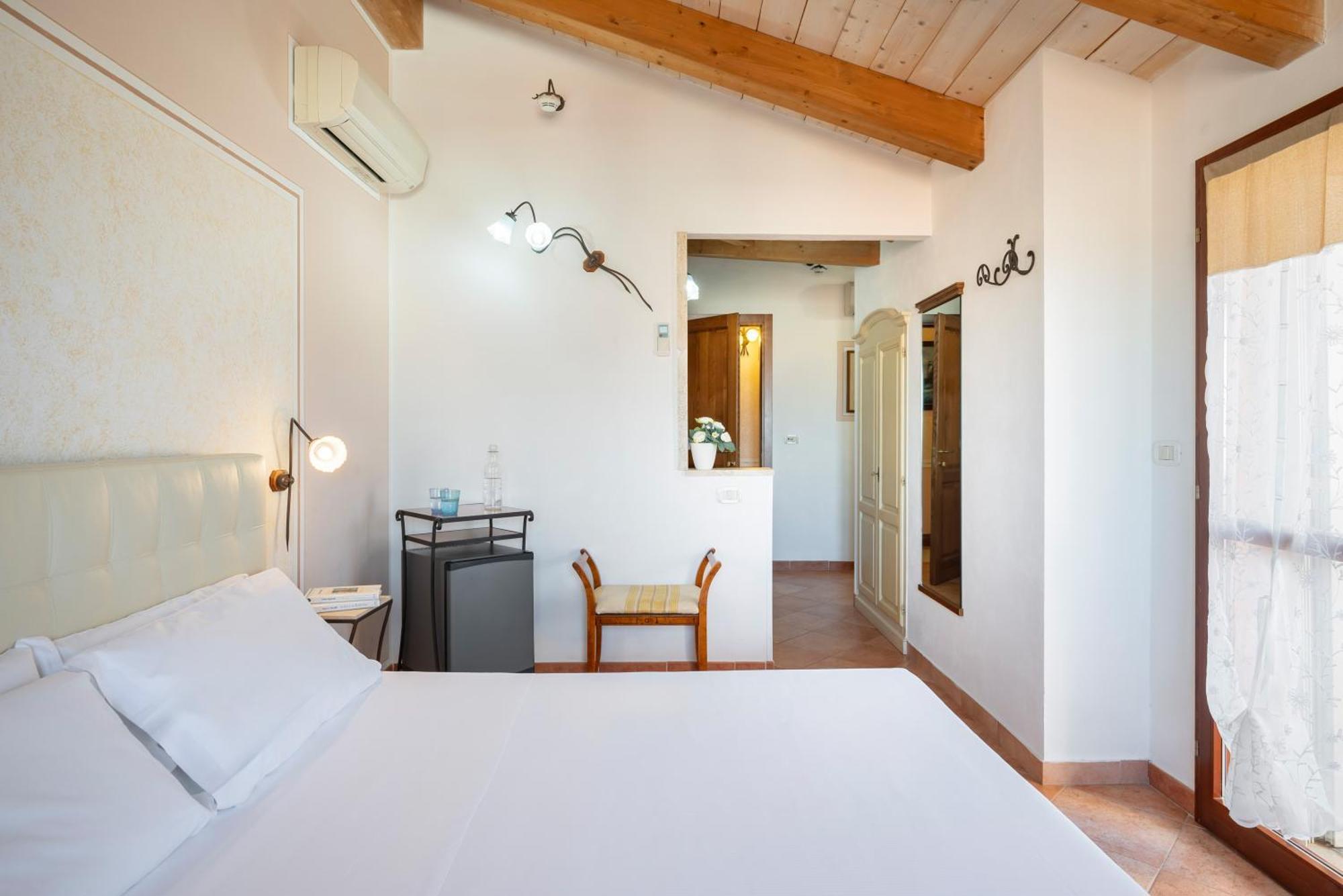 Lola Piccolo Hotel Marina di Grosseto Esterno foto