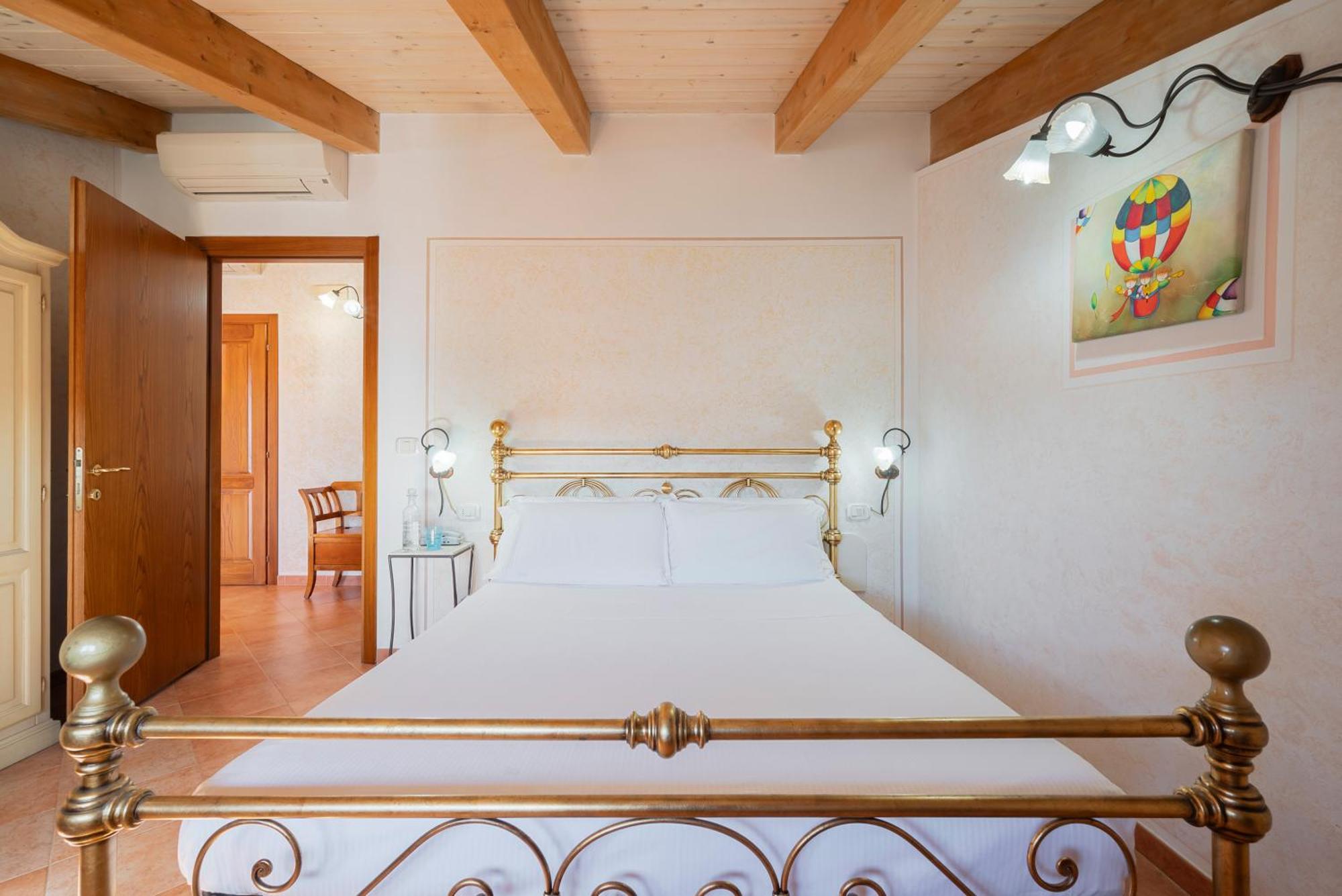 Lola Piccolo Hotel Marina di Grosseto Esterno foto